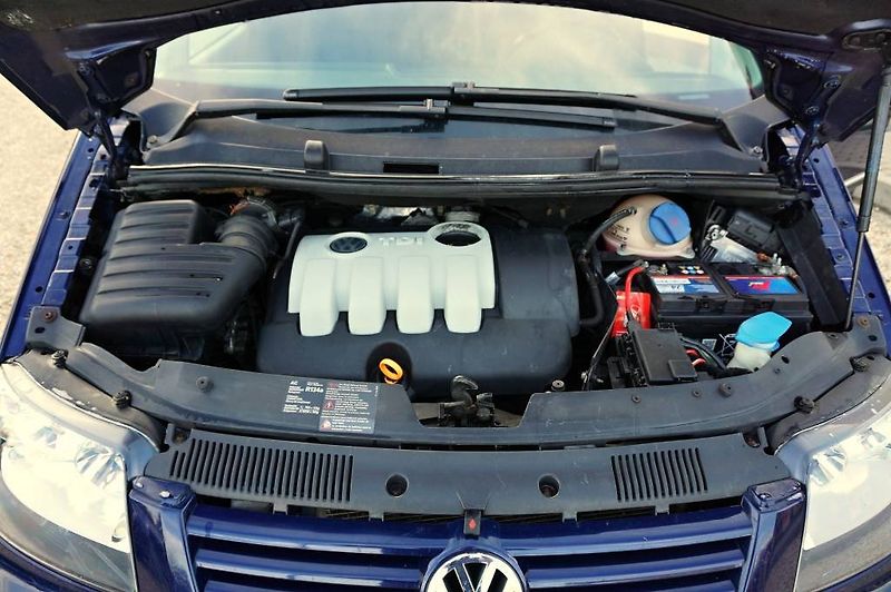 Volkswagen Sharan (2007) 2,0 TDI 103 kW - fotka 34 z 43