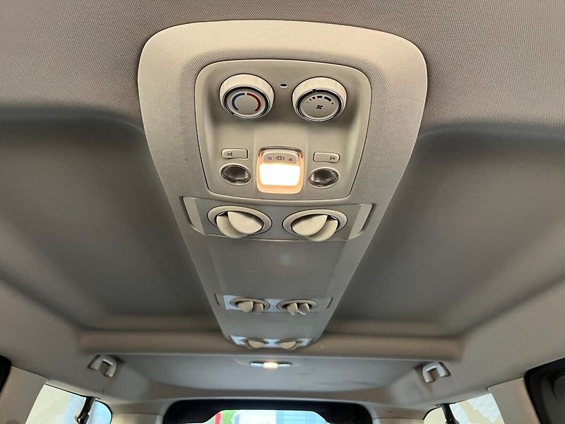 Toyota ProAce Verso Family 2.0 D 8AT Comfort NAVI - fotka 38 z 39