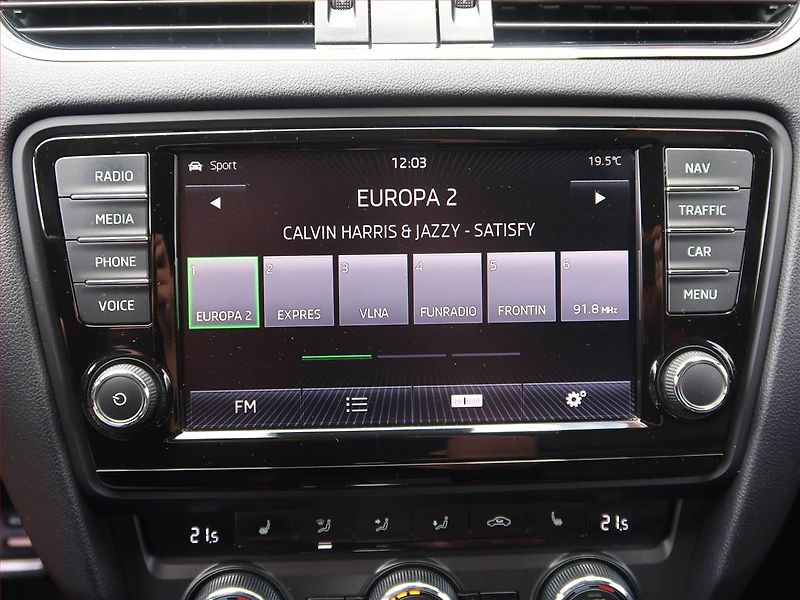 Škoda Octavia (2013) RS 2.0 TDI, Automat, Navi - fotka 16 z 19