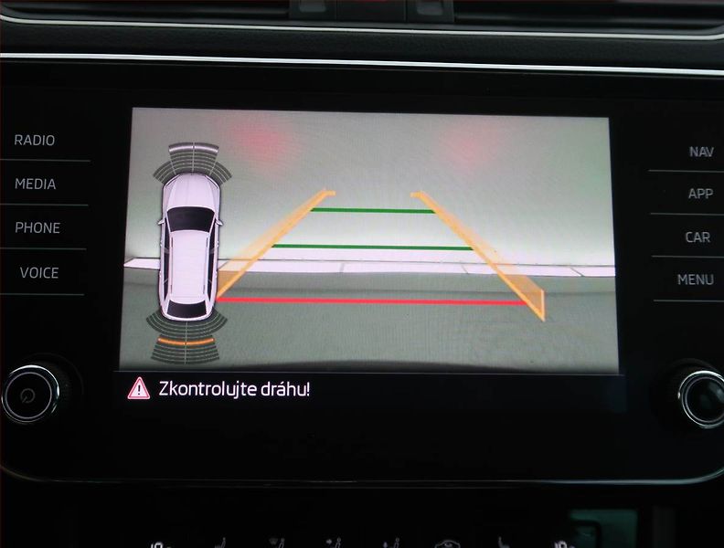 Škoda Superb (2020) 1.6 TDI, Automat, Navi - fotka 16 z 19