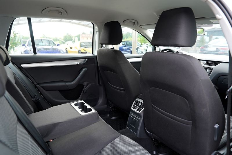 Škoda Octavia III  2.0TDi 135 kW DSG 4x4 ČR - fotka 24 z 41