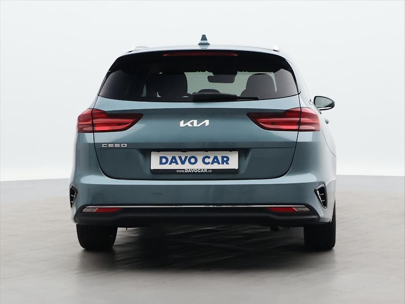 Kia Ceed SW 1,5 T-GDI 117kW GT-Line CZ DPH - fotka 6 z 38