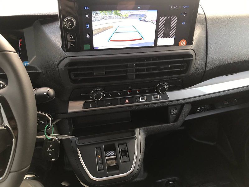 Peugeot Expert (2026) L2 2,2 BlueHDi  EAT8 - fotka 10 z 10
