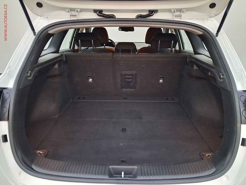 Hyundai i30 (2017) 1.4T-GDi - fotka 7 z 19
