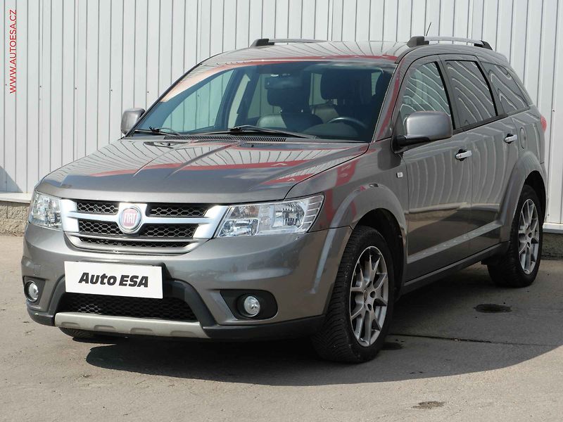 Fiat Freemont (2012) 2.0 JTD 4x4, 7míst, AT, navi - fotka 3 z 20