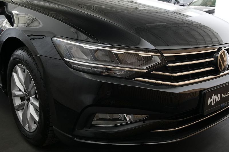 Volkswagen Passat 2.0TDI 110kW Manuál HUD Panora - fotka 8 z 34
