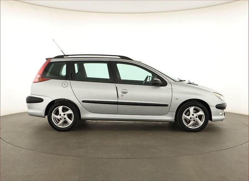 Peugeot 206 (2006) 1.6 HDi, po STK, Tažné, Klima - fotka 6 z 12