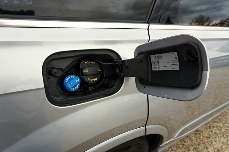 Audi Q7 (2016) S-LINE 3,0 TDI 200 kW - fotka 15 z 55