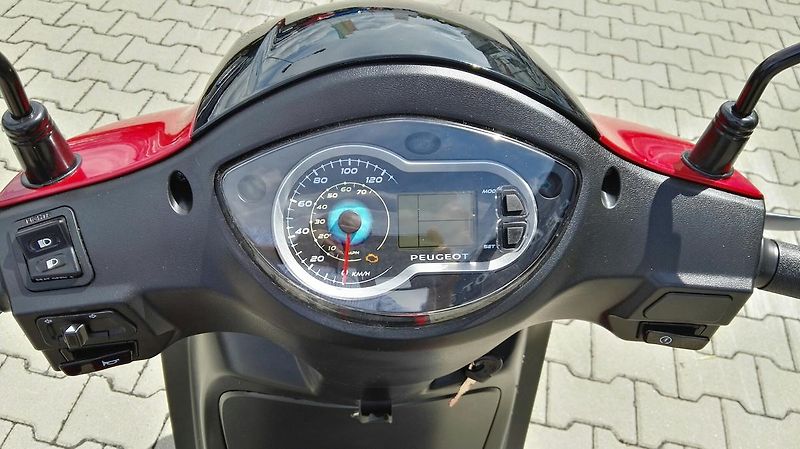 Peugeot Tweet 125i (2025) Tweet 125i SBC EURO 5 - fotka 9 z 10