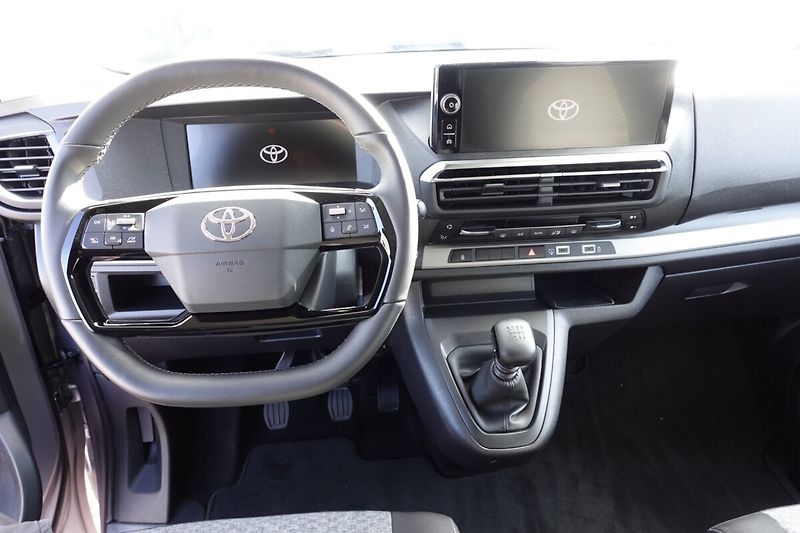 Toyota ProAce Verso 2.0L Diesel 144 PS 5D L1 6 MT - fotka 16 z 34