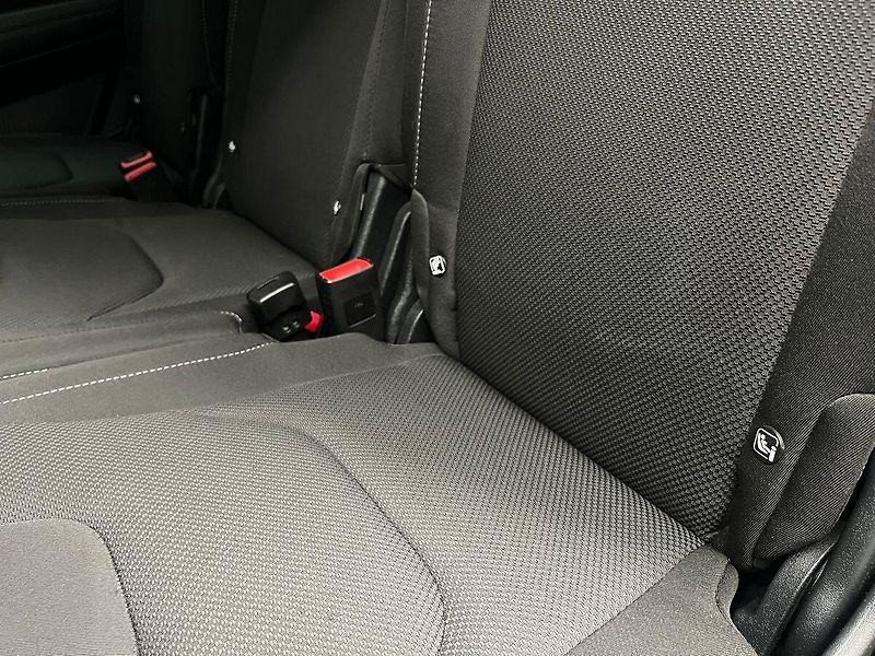 Ford S-MAX 2.0 EB Titanium manuál 7 míst - fotka 29 z 63