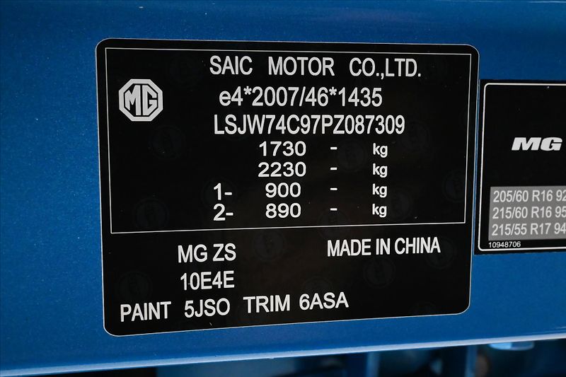 MG ZS 1,0 TGI 82 kW Elegance Záruka - fotka 12 z 29