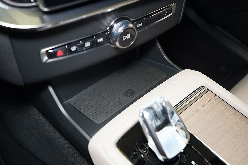 Volvo XC90 T8 PLUS Bright, Ventilace, 360 - fotka 38 z 49