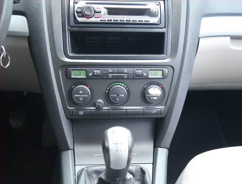 Škoda Octavia (2006) 1.9 TDI 4x4, 4X4, nová STK - fotka 15 z 15