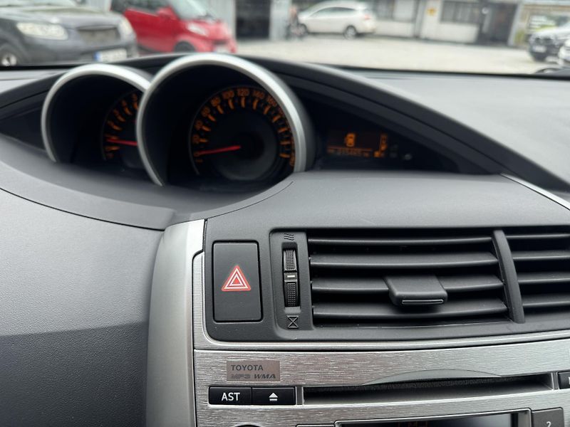 Toyota Verso (2010) 1.6VVTi,rezervace - fotka 17 z 39
