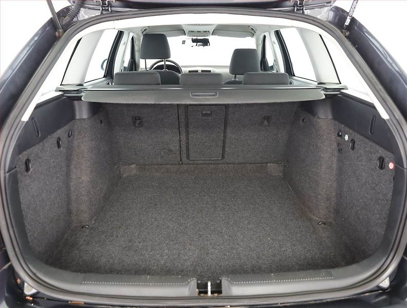 Škoda Octavia (2011) Ambiente 1.6 TDI, po STK - fotka 13 z 14