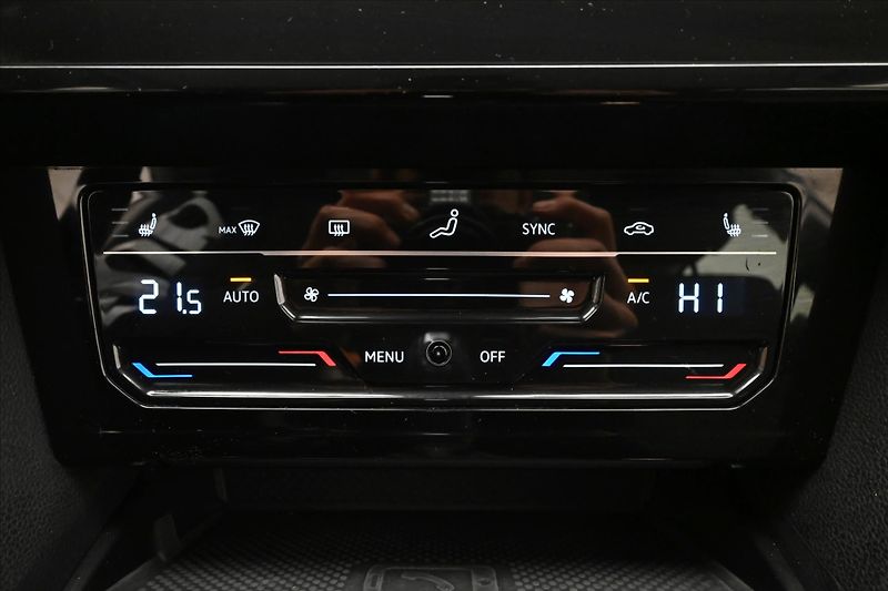 Volkswagen Passat 2,0 TDI 110 kW DSG Business Zá - fotka 21 z 32