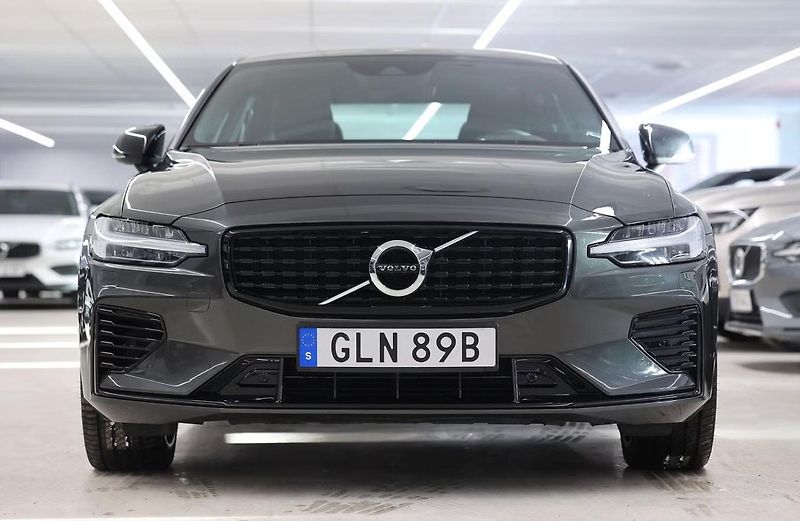 Volvo S60 Recharge T8 AWD R  Kam Tažné - fotka 3 z 19