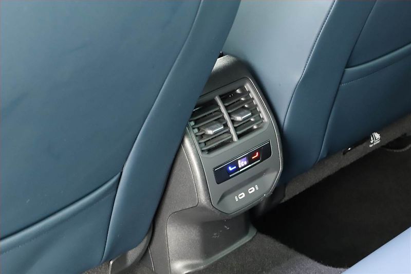 Cupra Formentor (2024) 1.4 e-Hybrid VZ - fotka 16 z 21