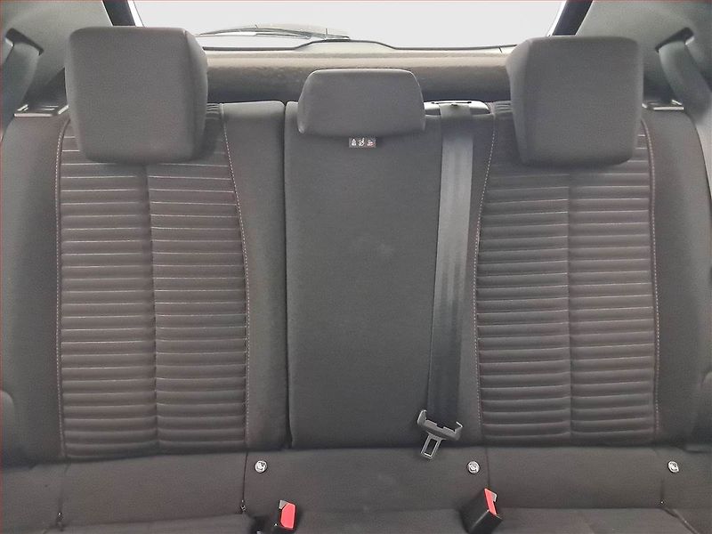 Peugeot 2008 (2021) 1.2 PureTech, Serv.kniha - fotka 10 z 23