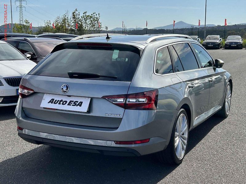 Škoda Superb (2016) 2.0 TDi 4x4, Style, DSG - fotka 4 z 19