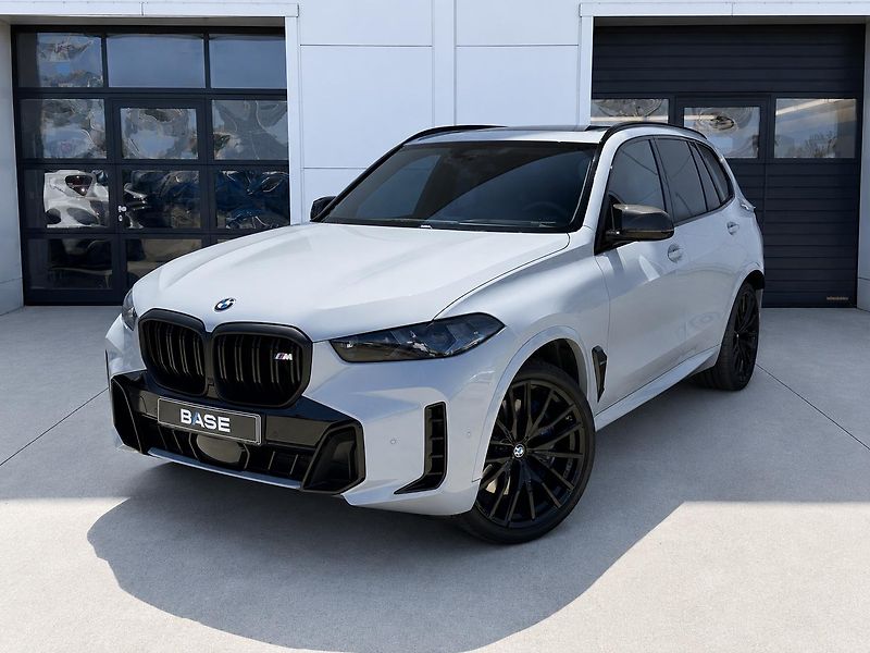 BMW X5 M60i xDrive - fotka 1 z 31