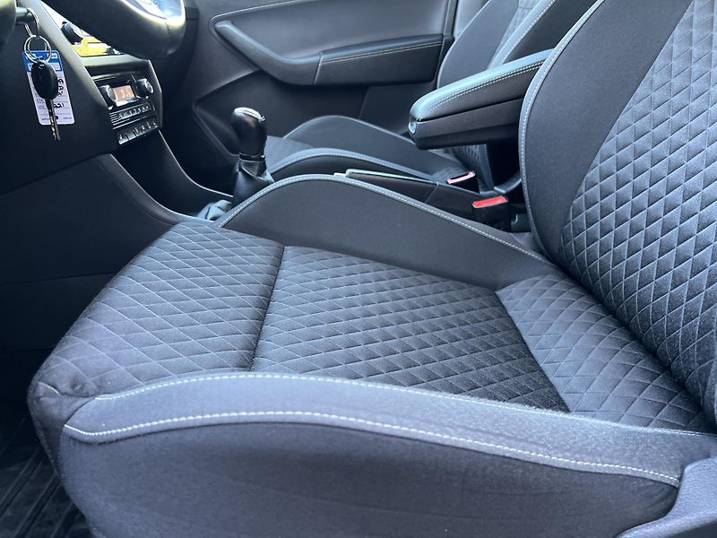 Škoda Rapid Spaceback 1.0TSi 81kw KAMERA - fotka 10 z 44