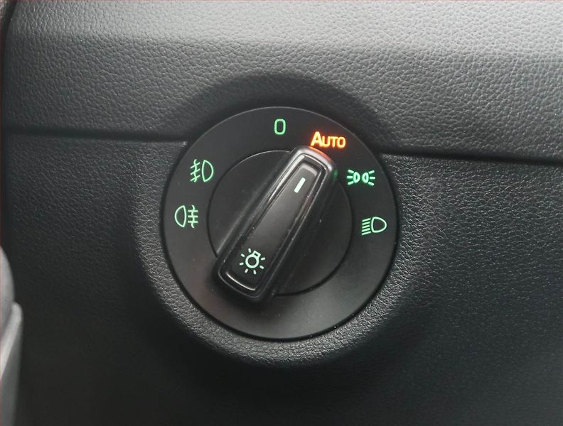 Škoda Octavia (2013) Ambition Plus 2.0 TDI, Automat - fotka 17 z 20