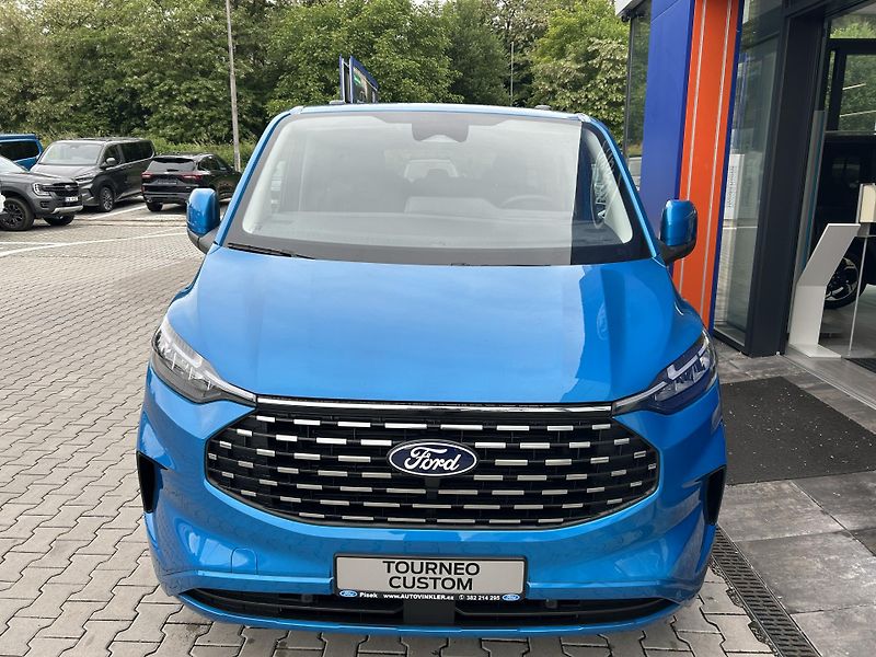 Ford Tourneo Custom Titanium L2 2.0 EcoBlue 110 kW - fotka 2 z 31