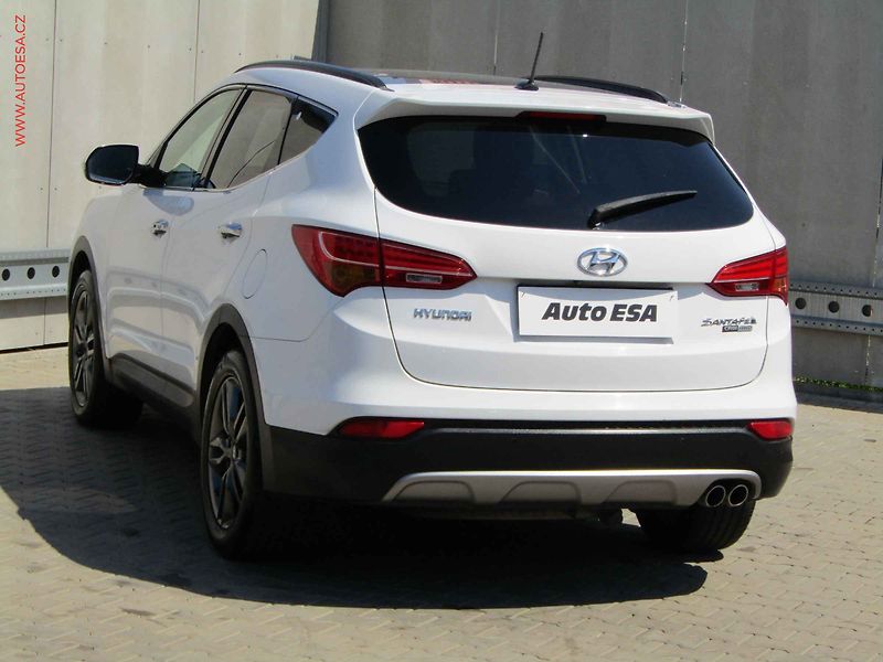 Hyundai Santa Fe (2015) 2.2 CRDi 4x4, AT, panor - fotka 6 z 25