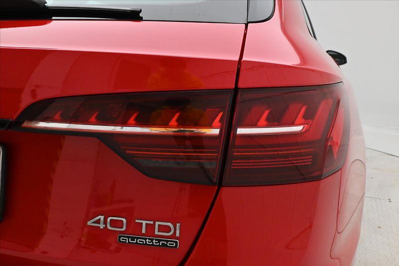 Audi A4 2,0 40TDI 150kW QUATTRO S-LINE - fotka 32 z 33