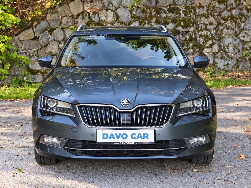 Škoda Superb 2,0 TDI DSG 110kW Style Navi - fotka 2 z 47