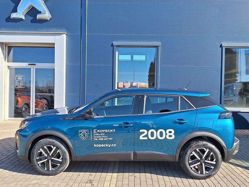 Peugeot 2008 (2025) STYLE PureTech 100 M6 - fotka 2 z 17