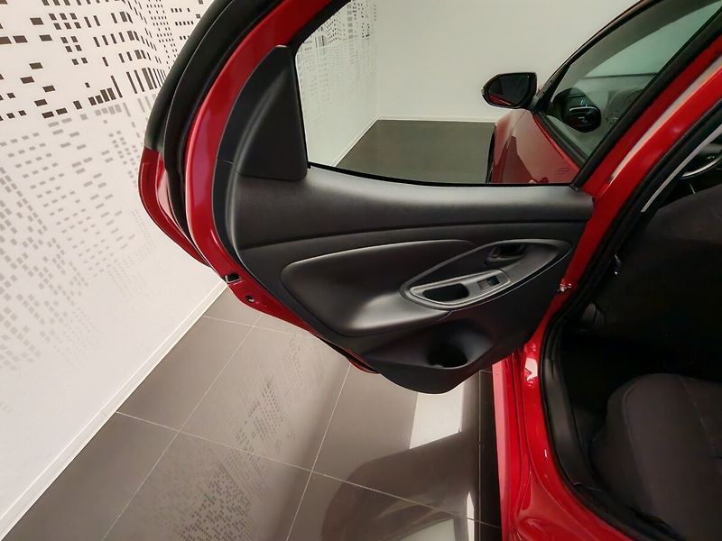 Toyota Yaris - fotka 21 z 33
