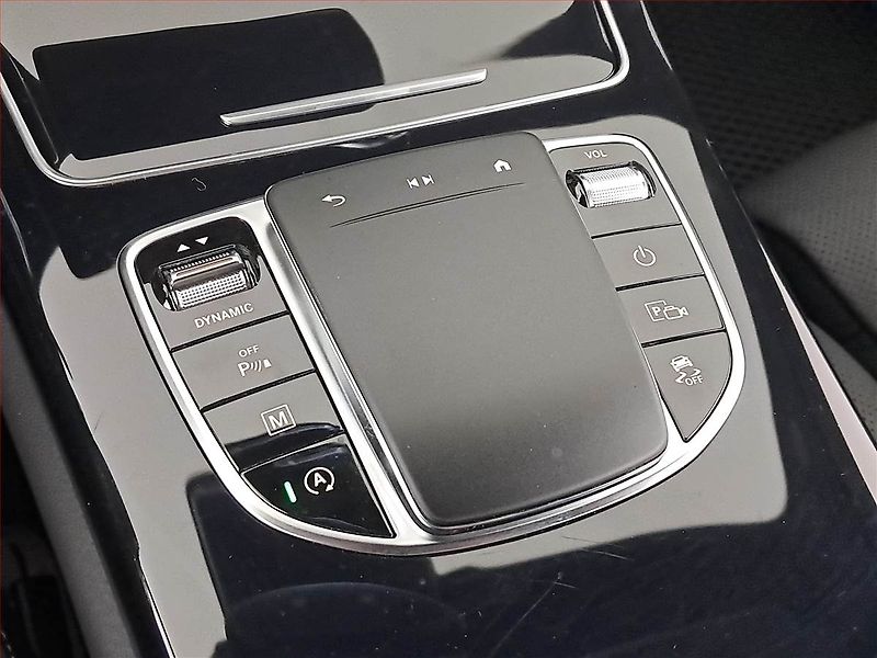 Mercedes-Benz GLC (2023) 300 4MATIC - fotka 17 z 20