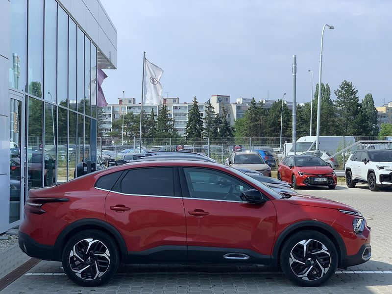 Citroën C4 X SHINE 1.2 PureTech - fotka 10 z 30