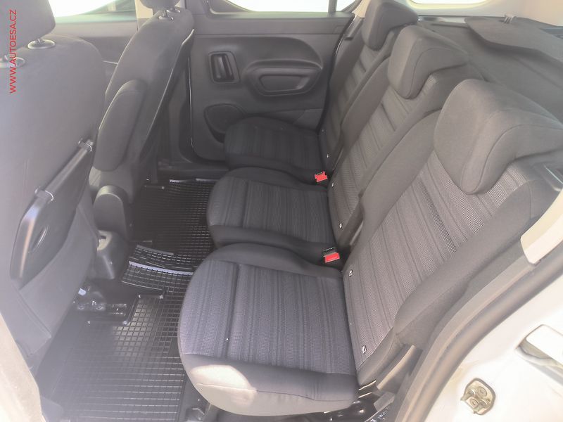 Opel Combo (2022) 1.5CDTi, 1.maj,ČR, Elegance - fotka 10 z 19