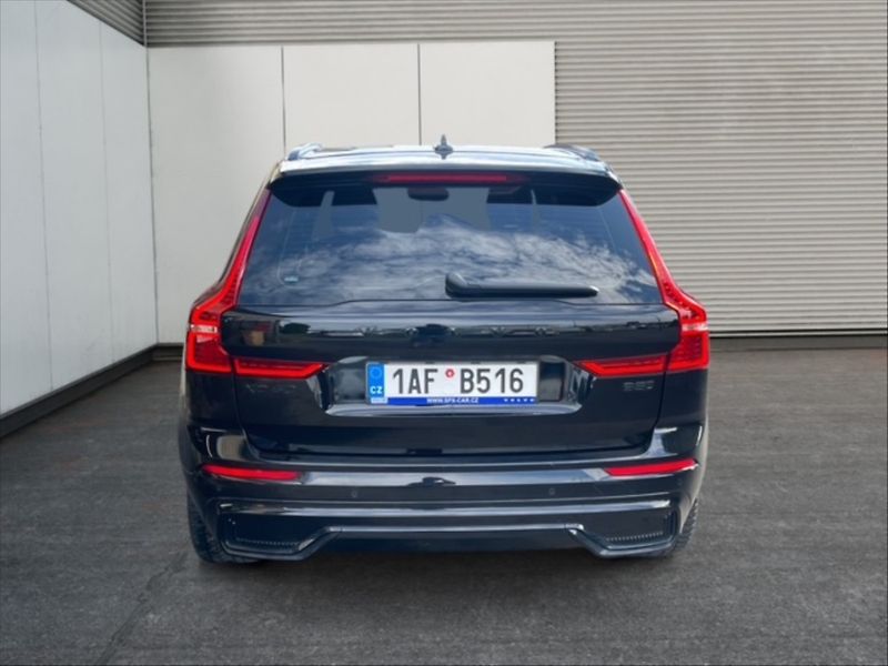 Volvo XC60 2,0 B5 AWD Plus Black Ed. AT - fotka 5 z 11