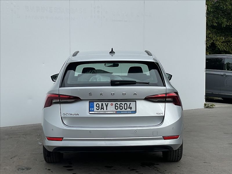 Škoda Octavia 2,0 TDI 4x4 DSG Ambi Plus TZ - fotka 22 z 22