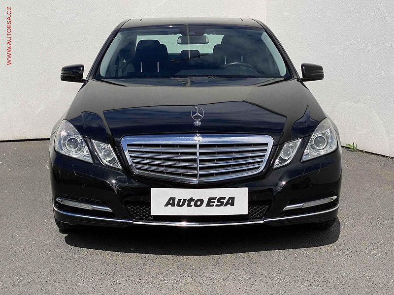 Mercedes-Benz Třídy E (2010) 1.8CGi E200, AT, bixen, šíbr - fotka 2 z 22