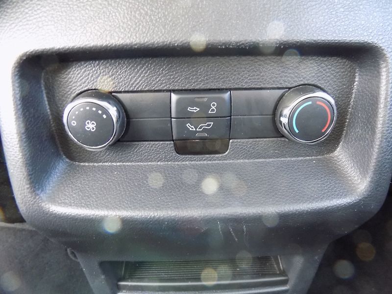 Ford Galaxy (2020) 2.0TDCi/Titanium/7.míst/AT/LED - fotka 38 z 50