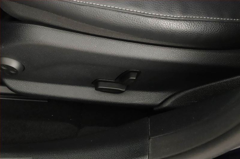 Mercedes-Benz Třídy E (2020) AMG Paket E 220 d 4MATIC - fotka 18 z 21