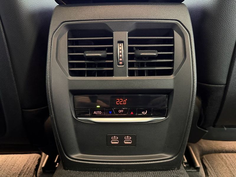 BMW Řada 3 340i xDrive, HUD, HARMAN/KARDO - fotka 26 z 27
