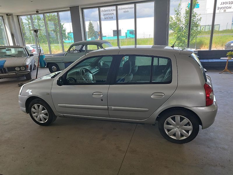 Renault Clio (2009) 1,2i,55kw,KLIMA,SERVISKA - fotka 8 z 21