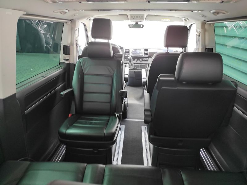 Volkswagen Multivan 2,0TDi DSG,4x4,Highline,7 míst - fotka 23 z 59