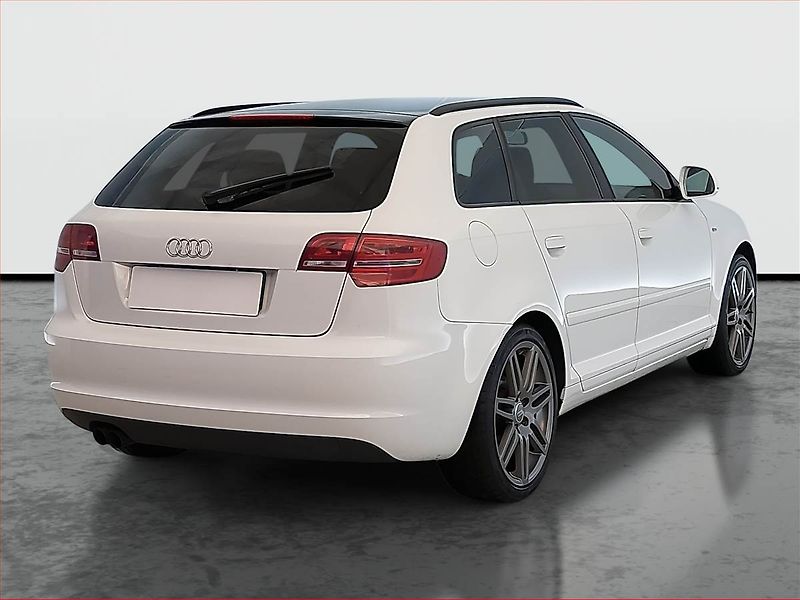 Audi A3 (2009) 1.4 TFSI, Vyhř. sedaček - fotka 5 z 11