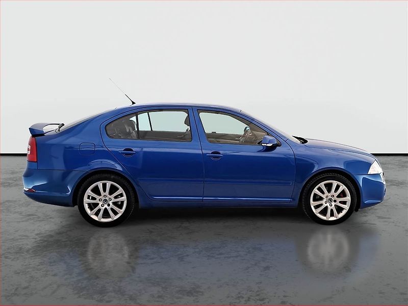 Škoda Octavia (2007) RS 2.0 TFSI, Tempomat - fotka 6 z 15