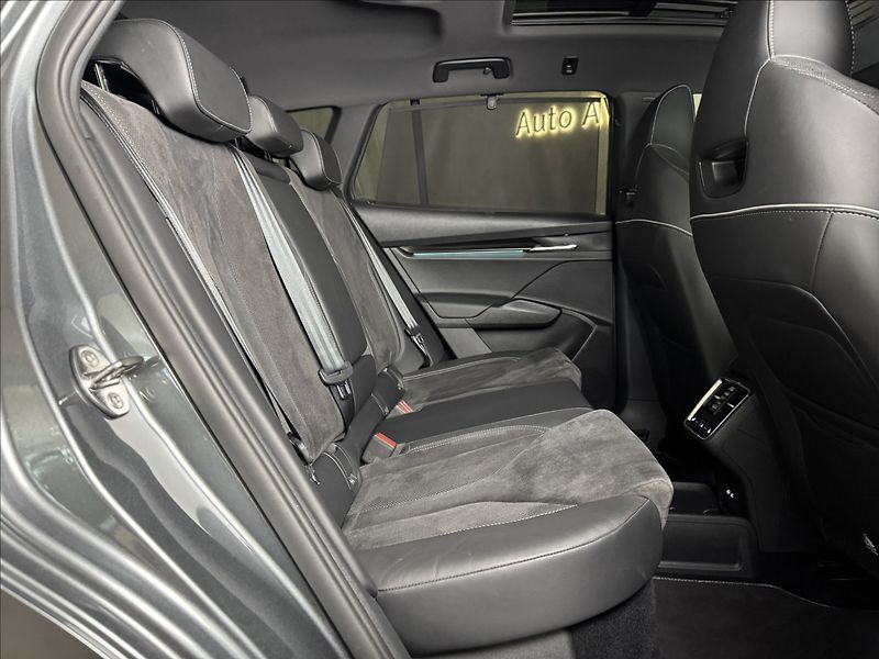 Škoda Enyaq 80 Sportline Matrix Tepelko - fotka 16 z 50