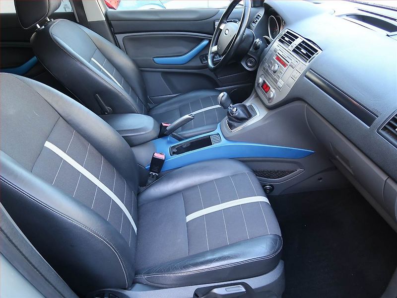 Ford Kuga (2008) 2.0 TDCi, 4X4 - fotka 9 z 18