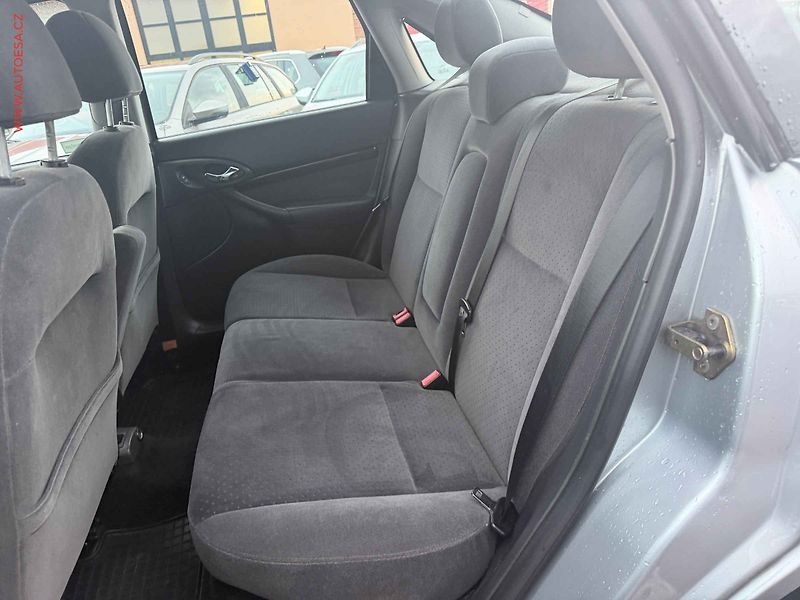 Ford Focus (2003) 1.6 16V, ČR, AC - fotka 10 z 15